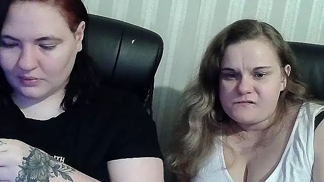 Snapshot of HollyXXEva chatting on November 2025 02:06:01 PM HollyXXEva online show from November 2025 02:06:01 PM