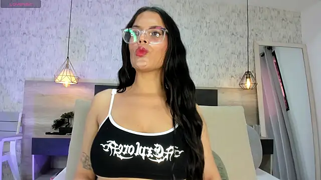 Sasha Wolff online show from June 2026 02:12:01 PM