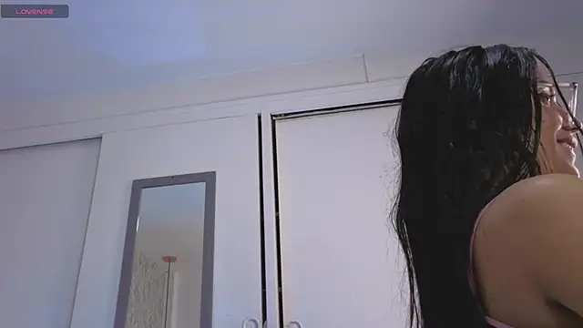 Sasha Wolff online show from April 2026 05:46:01 AM