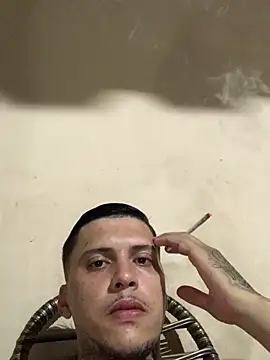 Snapshot of Ryanzl017 chatting on November 2025 10:02:01 PM Ryanzl017 online show from November 2025 10:02:01 PM