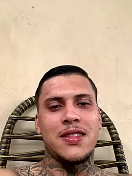 Snapshot of Ryanzl017 chatting on November 2025 08:45:01 PM Ryanzl017 online show from November 2025 08:45:01 PM