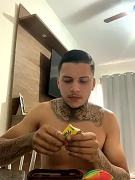 Snapshot of Ryanzl017 chatting on November 2025 10:19:02 AM Ryanzl017 online show from November 2025 10:19:02 AM