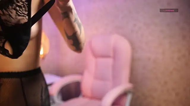 nix wolf online show from December 2025 03:10:02 AM