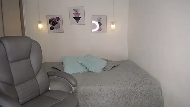 selene rouse  online show from April 2026 11:42:02 PM