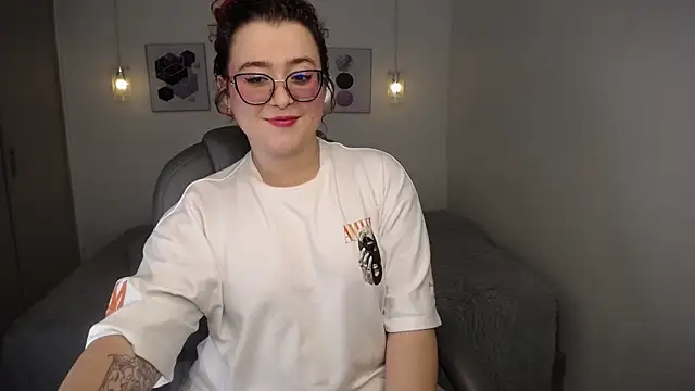 selene rouse  online show from April 2026 11:28:01 PM