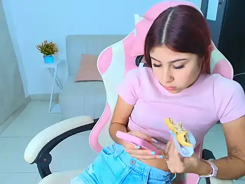 selena moore69 online show from December 2025 02:15:02 PM