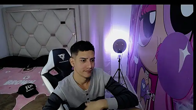 HARD GROUPP  online show from November 2025 08:35:02 PM