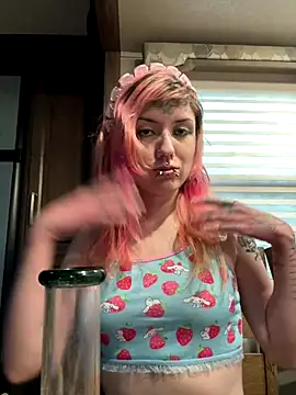 Snapshot of needlefaceUwU chatting on November 2025 11:19:02 PM needlefaceUwU online show from November 2025 11:19:02 PM