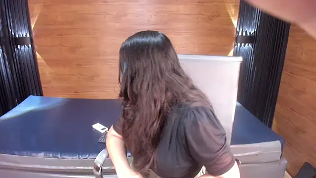 Snapshot of Karoll_Heart chatting on November 2025 07:06:01 PM Karoll Heart online show from November 2025 07:06:01 PM