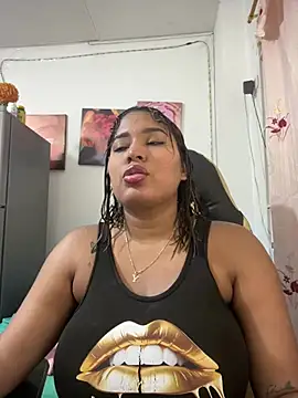 Snapshot of morena-2025 chatting on June 2026 11:32:02 PM morena-2025 online show from June 2026 11:32:02 PM