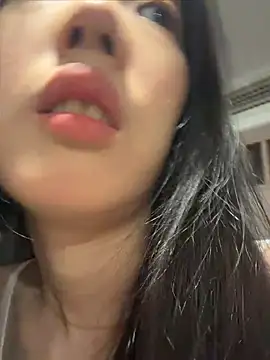 TinyBabe online show from May 2026 12:52:01 PM