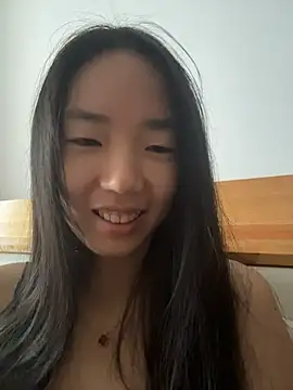 Snapshot of TinyBabe chatting on November 2025 05:00:01 AM TinyBabe online show from November 2025 05:00:01 AM