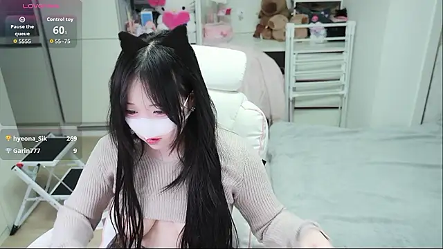 kimhyeona2005 online show from April 2026 11:39:02 AM