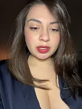 Snapshot of Lovynna chatting on April 2026 05:15:01 PM Lovynna online show from April 2026 05:15:01 PM