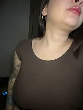 Snapshot of Lovynna chatting on May 2026 09:54:01 PM Lovynna online show from May 2026 09:54:01 PM