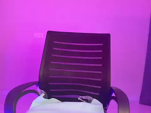 Saira Hotty online show from November 2025 02:39:02 PM