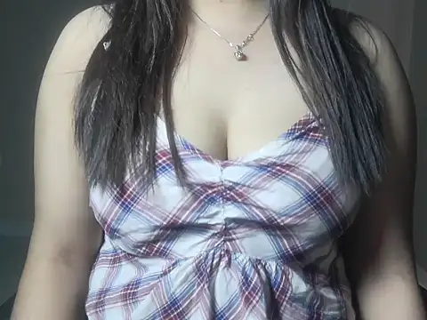 Saira Hotty online show from December 2025 07:43:02 AM