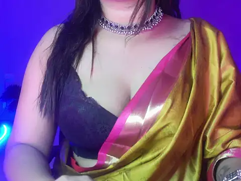 Saira Hotty online show from December 2025 12:43:02 PM
