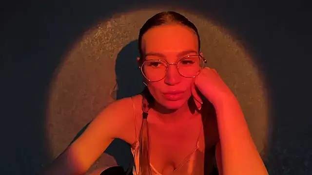 lisababy a online show from November 2025 04:22:01 PM