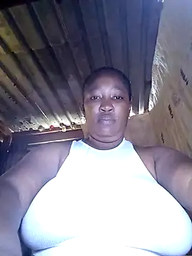 Snapshot of MissMoyo chatting on November 2025 11:03:01 AM MissMoyo online show from November 2025 11:03:01 AM