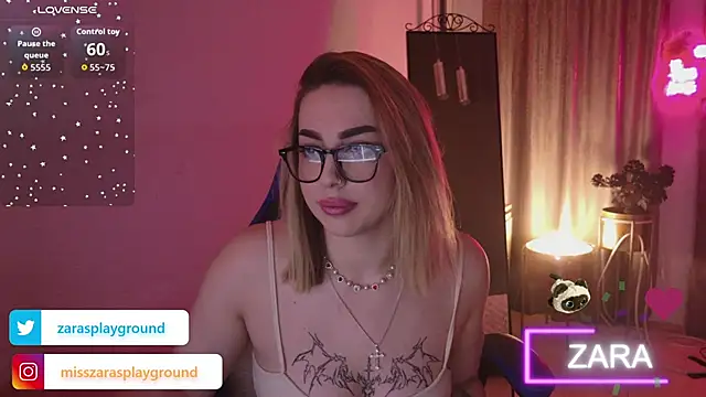 Snapshot of ZarasPlayground chatting on May 2026 05:17:01 PM ZarasPlayground online show from May 2026 05:17:01 PM