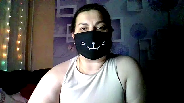 Snapshot of honey_sweet_couple chatting on December 2025 08:00:01 PM honey sweet couple online show from December 2025 08:00:01 PM