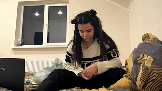 Snapshot of ArielleLeitao chatting on November 2025 03:05:01 PM ArielleLeitao online show from November 2025 03:05:01 PM