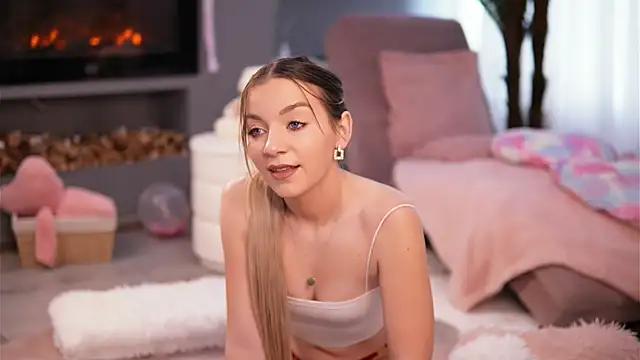 Snapshot of SkyEyesLuna chatting on February 2026 03:59:02 AM SkyEyesLuna online show from February 2026 03:59:02 AM