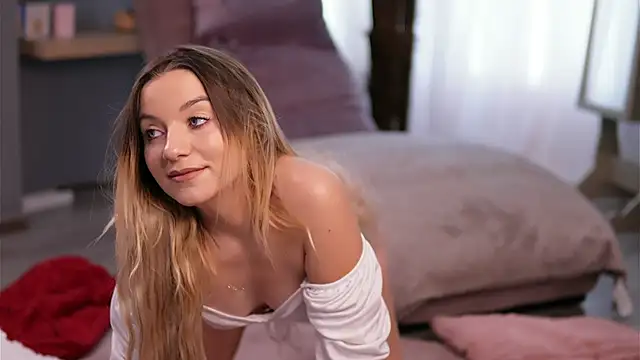 SkyEyesLuna online show from January 2026 04:05:02 AM