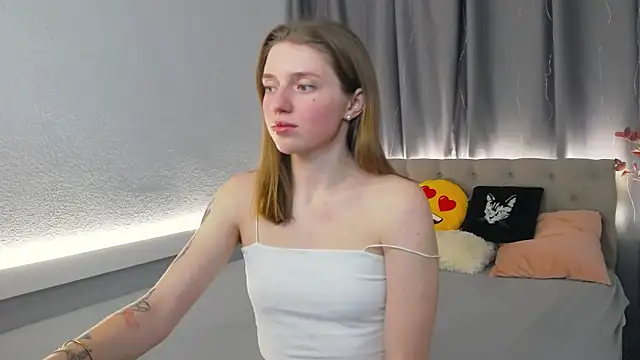 Tayllory online show from November 2025 03:49:02 PM