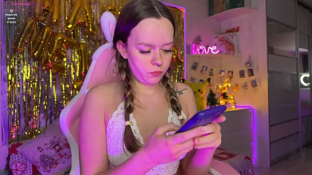 CheekySashaCharm online show from December 2025 01:58:02 PM