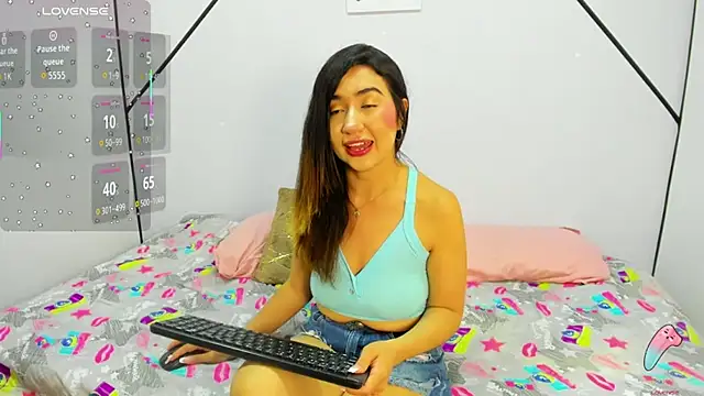 Snapshot of VictoriaRouge_ chatting on November 2025 08:24:01 PM VictoriaRouge online show from November 2025 08:24:01 PM