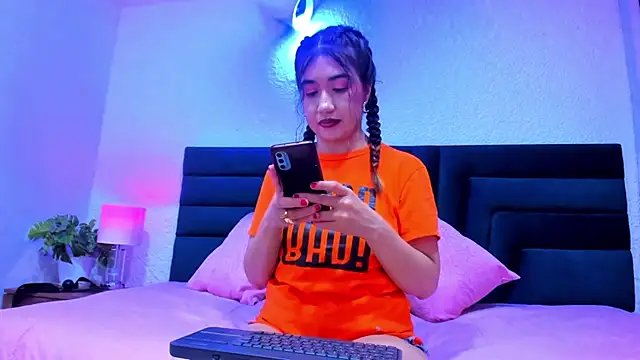 VictoriaRouge  online show from April 2026 03:08:02 AM