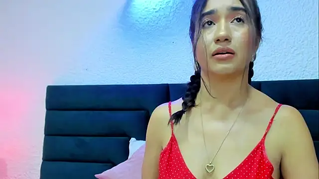 VictoriaRouge  online show from June 2026 10:32:02 PM
