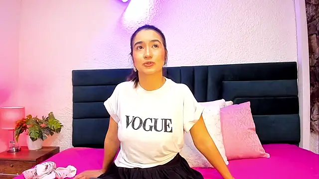 VictoriaRouge  online show from May 2026 08:28:01 PM