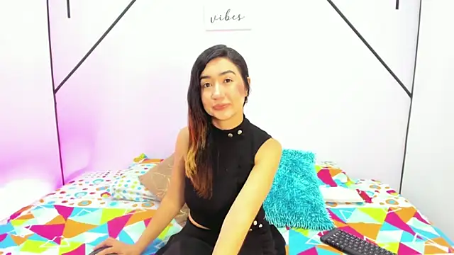 Snapshot of VictoriaRouge_ chatting on November 2025 01:00:02 PM VictoriaRouge online show from November 2025 01:00:02 PM