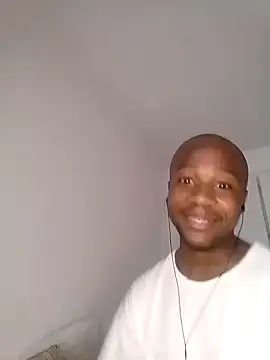 Snapshot of SikhangeleScimbhizo chatting on November 2025 03:01:02 PM SikhangeleScimbhizo online show from November 2025 03:01:02 PM