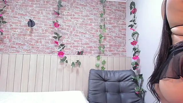 SarahSaenz  online show from November 2025 11:43:02 AM