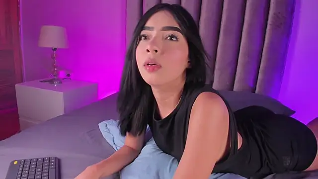 Snapshot of GabrielaSuarez_ chatting on May 2026 07:55:02 PM GabrielaSuarez online show from May 2026 07:55:02 PM