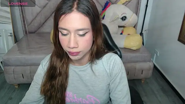 Evy Luxx v online show from November 2025 03:43:01 AM