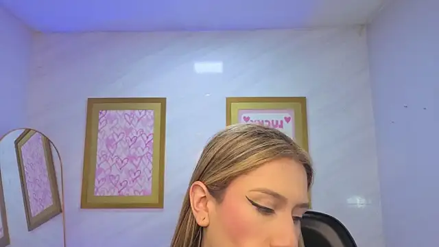 Evy Luxx v online show from March 2026 04:12:01 AM