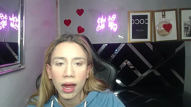 Evy Luxx v online show from May 2026 01:21:02 PM