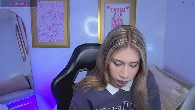 Evy Luxx v online show from March 2026 03:40:01 AM