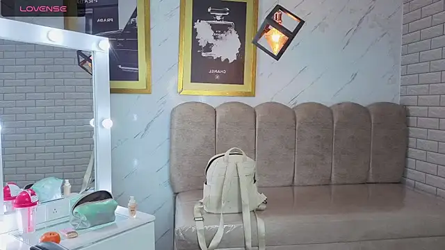 Evy Luxx v online show from February 2026 08:19:02 PM