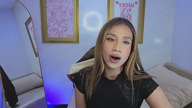 Evy Luxx v online show from March 2026 03:32:01 AM