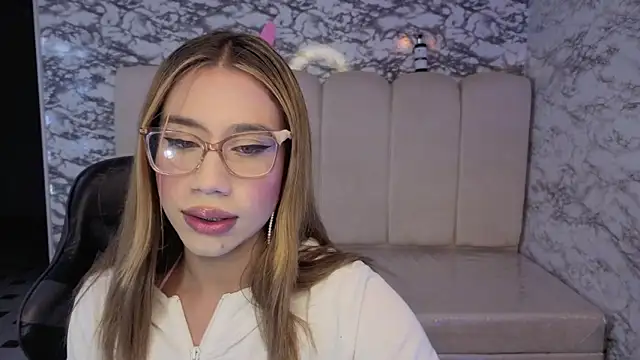 Evy Luxx v online show from January 2026 04:05:01 AM