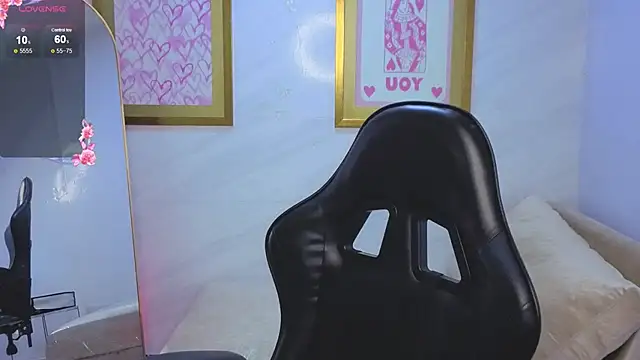 Evy Luxx v online show from April 2026 03:41:01 AM