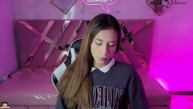 Evy Luxx v online show from November 2025 03:50:02 AM