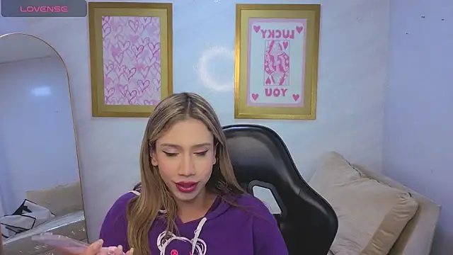 Evy Luxx v online show from April 2026 03:23:01 AM