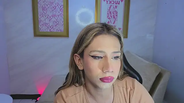 Evy Luxx v online show from April 2026 03:31:01 AM